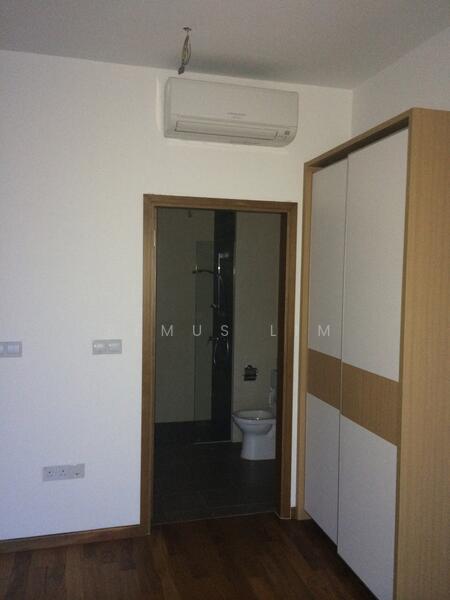 The Interweave Condominium For Sale at S$ 799,000 | PropertyGuru Singapore - Bathroom