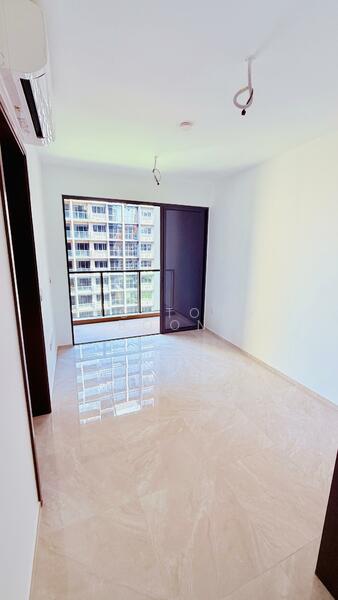 Tembusu Grand Condominium For Sale at S$ 1,399,999 | PropertyGuru Singapore - Balcony