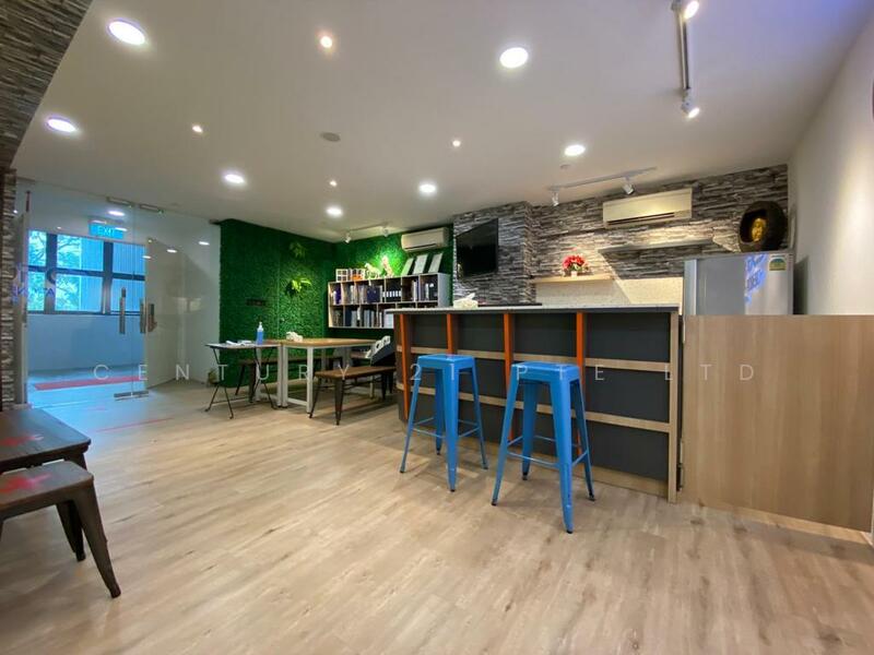 Citilink Warehouse Complex, 102E Pasir Panjang Road, Buona Vista / West Coast / Clementi New Town, 947 sqft, Light Industrial (B1) For Rent, by EDMUND TEO, 500044916 - Kitchen - CommercialGuru.com.sg