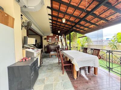 For Sale - 3sty Semi-Detached, Unblock Views front & Back, Near Park, Windy, Bright
