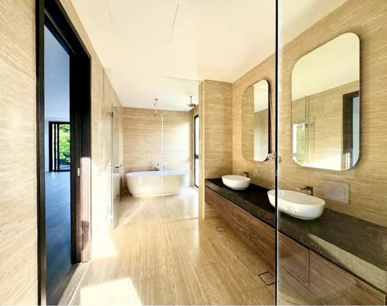 Holland, Mount Sinai, Grove,Henry Park, , 5 Bedrooms, 12,109 sqft, Detached House For Sale, by Sugiany Tan, 500045001 - Bathroom - PropertyGuru.com.sg
