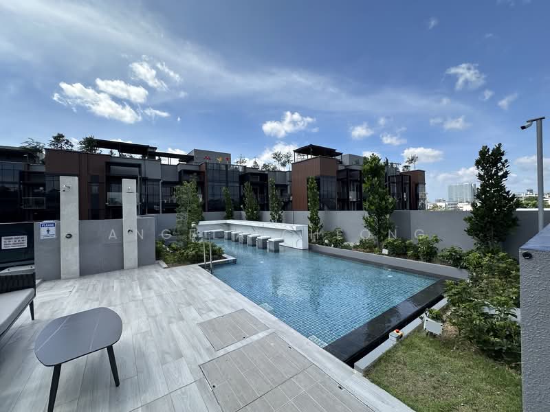 View at Kismis, 19 Lorong Kismis, 2 Bedrooms, 603 sqft, Condominium For Sale, by Angela Cheong, 500045043 - Pool - PropertyGuru.com.sg