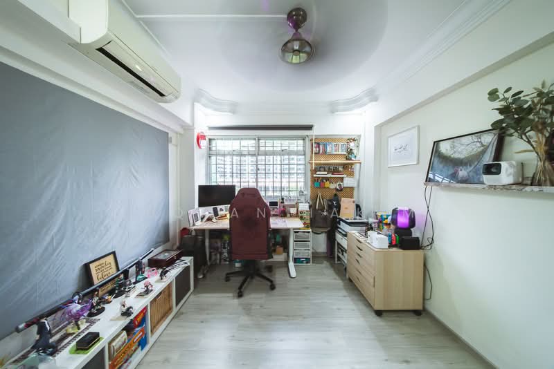 554 Woodlands Drive 53 HDB Flat For Sale at S$ 525,000 | PropertyGuru Singapore - Study