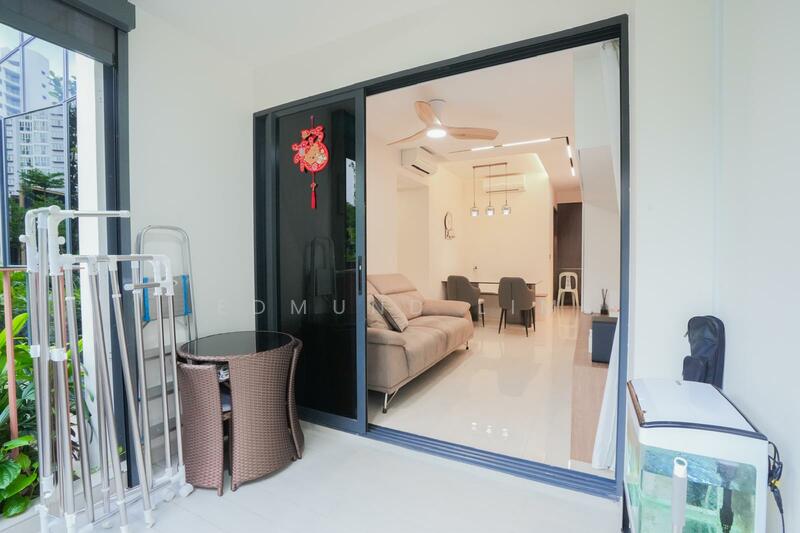 Riverfront Residences Condominium For Sale at S$ 1,588,888 | PropertyGuru Singapore - Living Room