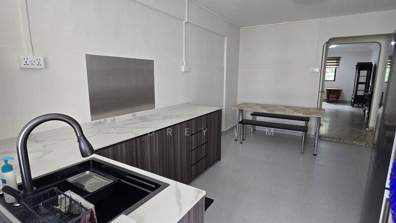 For Rent - 427 Clementi Avenue 3