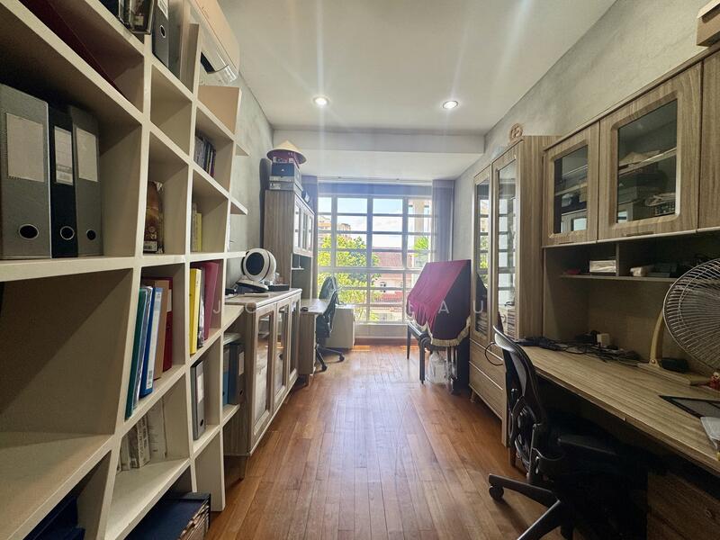 Unbelievable Price $14xxpsf,hurry! F'Hold Corner Detachable Semi Detach, wide front,pool, parkview, Upper Bukit Timah, Hillview, Jalan Jurong Kechil, Toh Tuck, Chestnut, Dairy Farm / Bukit Panjang / Choa Chu Kang, 5 Bedrooms, 4,000 sqft, Semi-Detached House For Sale, by Joyce Lau, 500045120 - PropertyGuru.com.sg