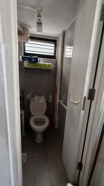 Rare Telok Blangah Shophouse/ Highest Footfall stretch/ $10k Rental Potential, Telok Blangah Crescent, 1,485 sqft, Shop / Shophouse For Sale, by Derrick Goh, 500045132 - Bathroom - CommercialGuru.com.sg