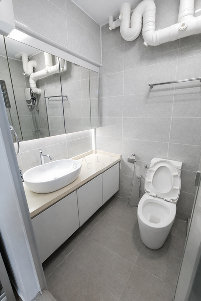 296B Compassvale Crescent HDB Flat For Sale at S$ 648,000 | PropertyGuru Singapore - Bathroom