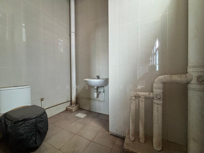 Shine@Tuas South, 11 Tuas South Link 1, 3,798 sqft, Factory / Workshop (B2) For Sale, by Jansen Kee, 500045171 - Bathroom - CommercialGuru.com.sg