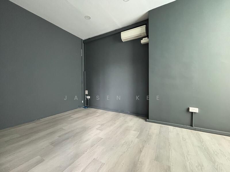REVV, 1 Corporation Drive, Boon Lay / Jurong / Tuas, 3,380 sqft, Factory / Workshop (B2) For Sale, by Jansen Kee, 500045185 - Interior - CommercialGuru.com.sg