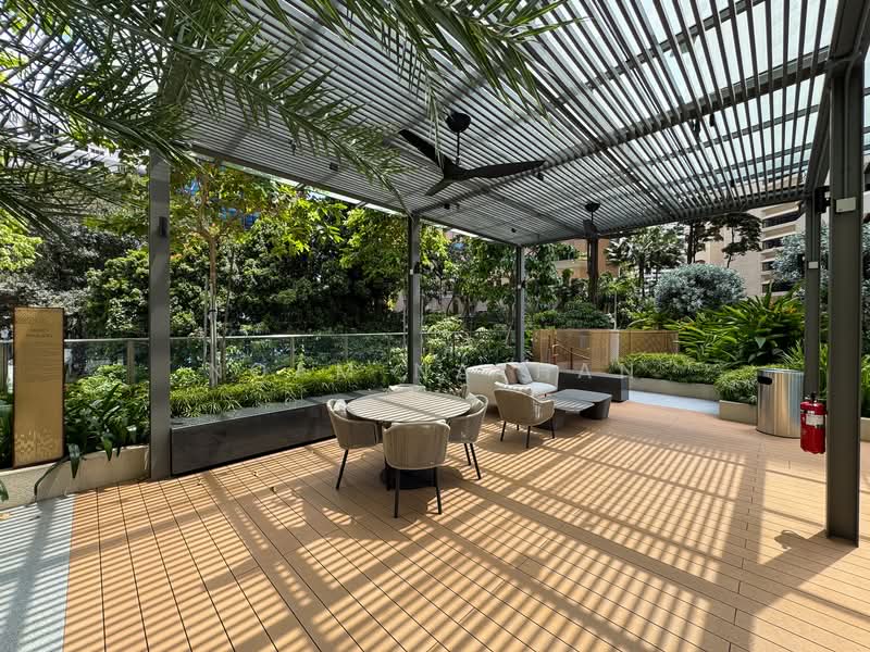 Klimt Cairnhill Condominium For Sale at S$ 8,300,000 | PropertyGuru Singapore - Outdoor Dining