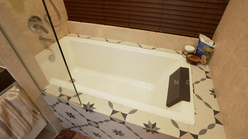 Bathroom with Tub