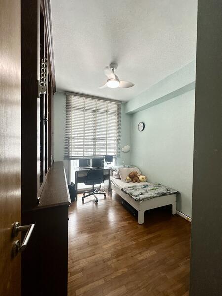 For Sale - The Lakeshore