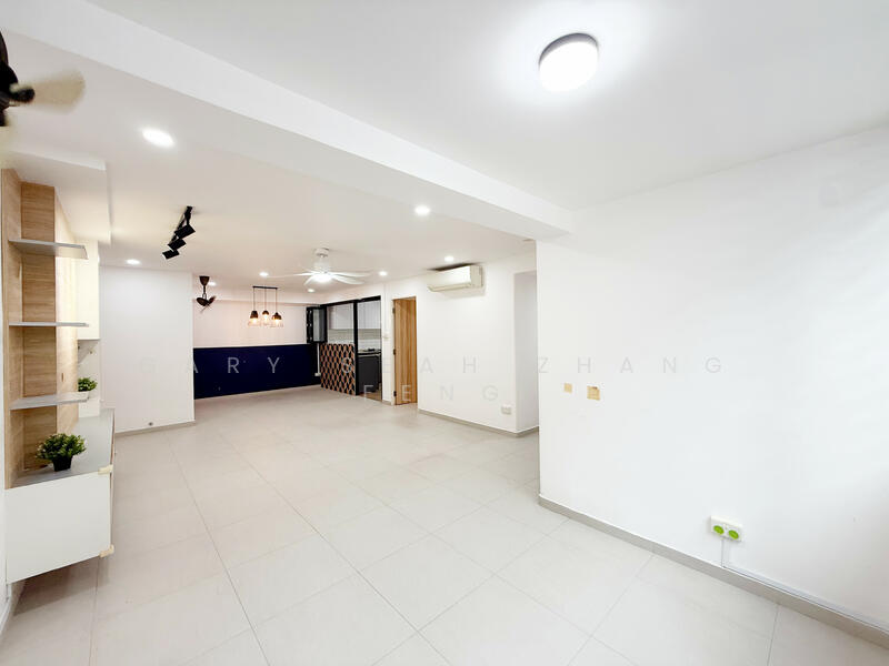 42 Circuit Road HDB Flat For Sale at S$ 880,000 | PropertyGuru Singapore - Living Room