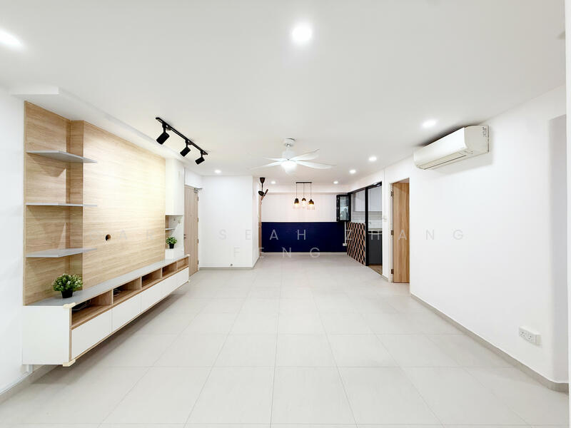 42 Circuit Road HDB Flat For Sale at S$ 880,000 | PropertyGuru Singapore - Living Room