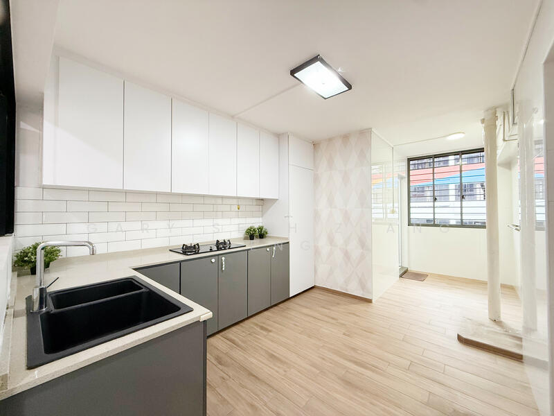 42 Circuit Road HDB Flat For Sale at S$ 880,000 | PropertyGuru Singapore - Kitchen