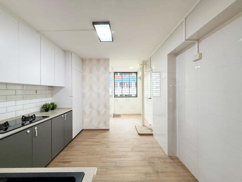 42 Circuit Road HDB Flat For Sale at S$ 880,000 | PropertyGuru Singapore - Kitchen