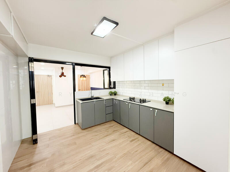 42 Circuit Road HDB Flat For Sale at S$ 880,000 | PropertyGuru Singapore - Kitchen