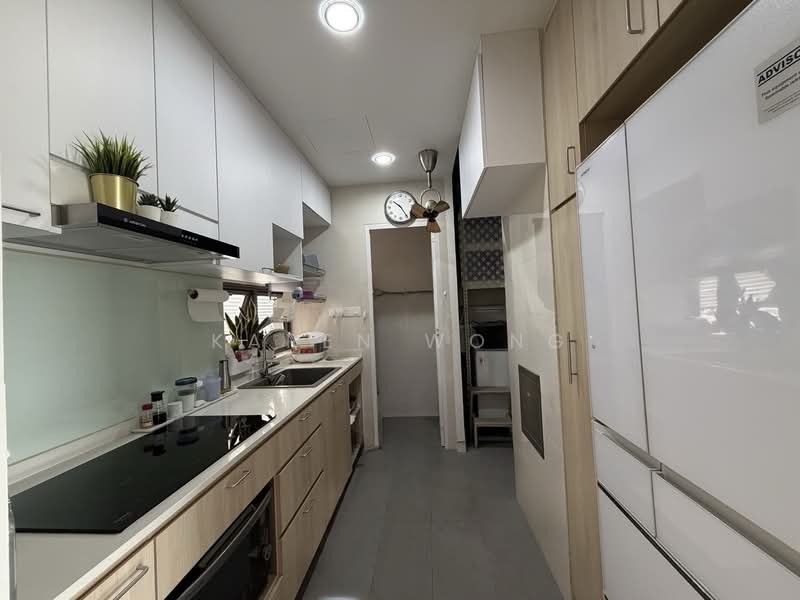 The Skywoods Condominium For Sale at S$ 1,928,888 | PropertyGuru Singapore - Kitchen