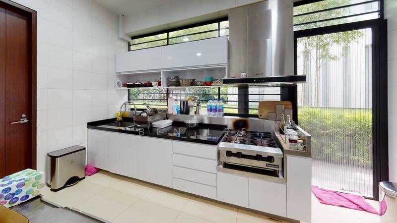 Perfect seaview Ocean drive, Ocean drive, 6 Bedrooms, 11,200 sqft, Bungalow House For Sale, by Ben Lee, 500045398 - Kitchen - PropertyGuru.com.sg