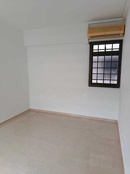 670 Woodlands Drive 71 HDB Flat For Sale at S$ 900,000 | PropertyGuru Singapore - Second Bedroom