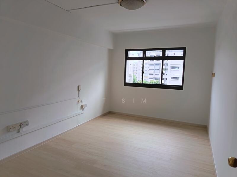 670 Woodlands Drive 71 HDB Flat For Sale at S$ 900,000 | PropertyGuru Singapore - Third Bedroom