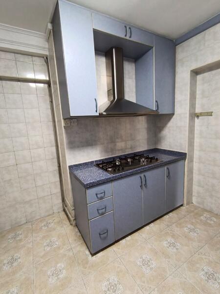 670 Woodlands Drive 71 HDB Flat For Sale at S$ 900,000 | PropertyGuru Singapore - Kitchen