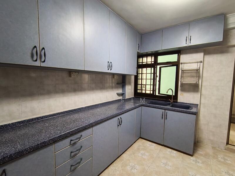 670 Woodlands Drive 71 HDB Flat For Sale at S$ 900,000 | PropertyGuru Singapore - Kitchen