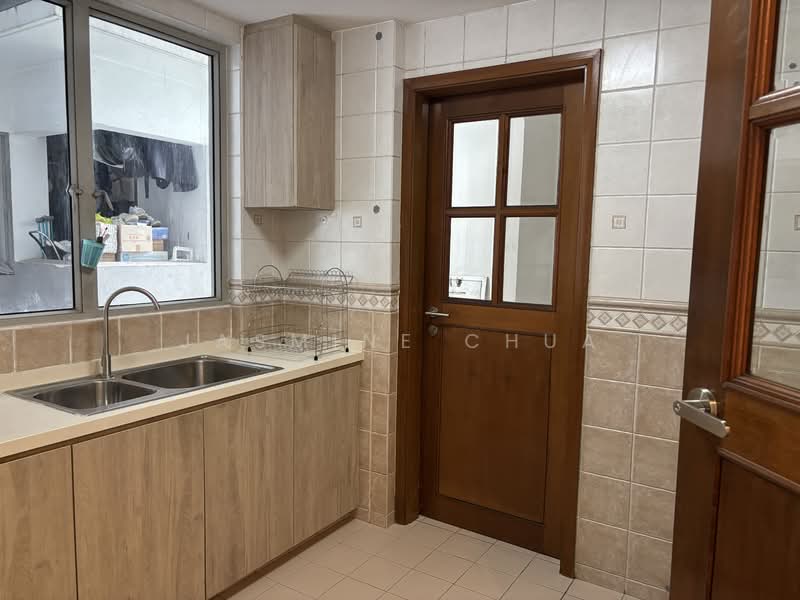 The Bayshore Condominium For Sale at S$ 1,299,999 | PropertyGuru Singapore - Kitchen