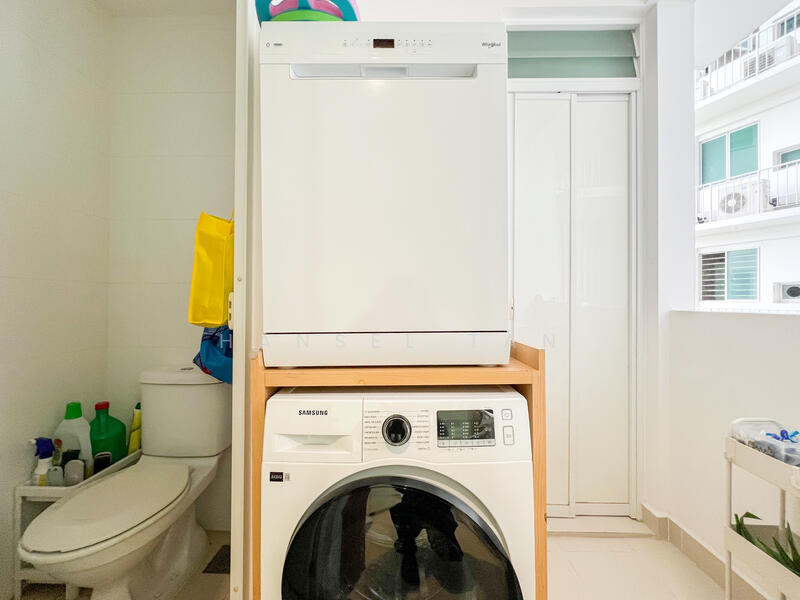 Tree House Condominium For Sale at S$ 2,350,000 | PropertyGuru Singapore - Bathroom