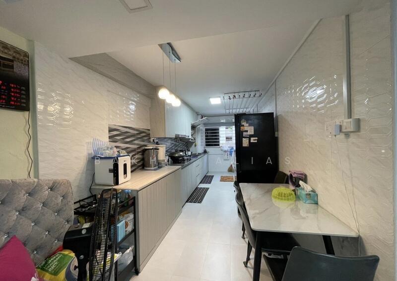 131 Bedok Reservoir Road HDB Flat For Sale at S$ 600,000 | PropertyGuru Singapore - Kitchen