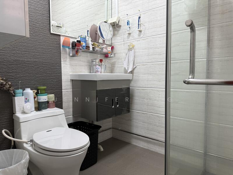 6 Toh Yi Drive HDB Flat For Sale at S$ 1,480,000 | PropertyGuru Singapore - Bathroom