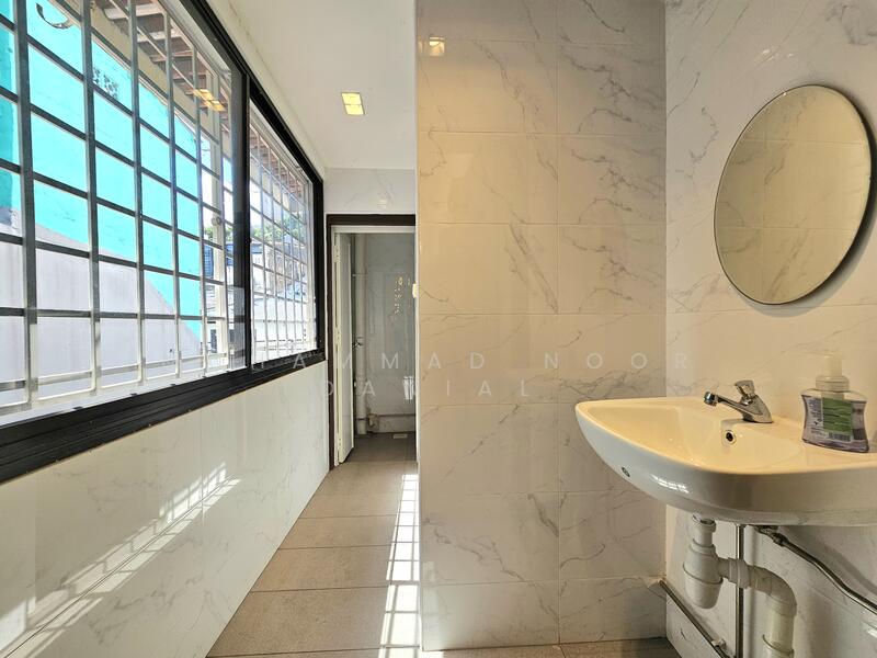 78 DESKER ROAD, Desker Road, 772 sqft, Office For Rent, by Muhammad Noor Danial, 500045627 - Toilet - CommercialGuru.com.sg