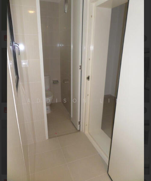 Hedges Park Condominium Condominium For Sale at S$ 2,120,000 | PropertyGuru Singapore - Bathroom