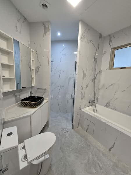 Costa Rhu Condominium For Sale at S$ 2,400,000 | PropertyGuru Singapore - Bathroom