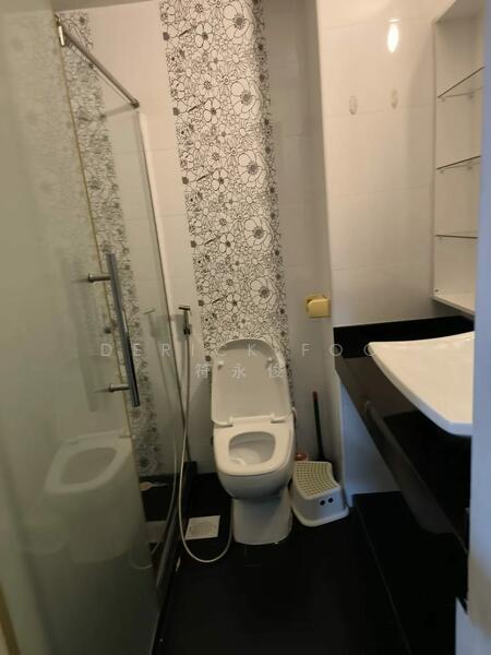 West Bay Condo, 50 West Coast Crescent, 2 Bedrooms, 872 sqft, Condominium For Sale, by Derick Foo, 500045657 - Bathroom - PropertyGuru.com.sg
