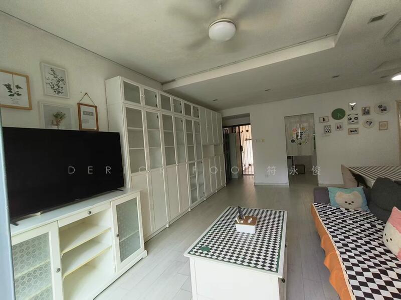 West Bay Condo, 50 West Coast Crescent, 2 Bedrooms, 872 sqft, Condominium For Sale, by Derick Foo, 500045657 - Living Room - PropertyGuru.com.sg