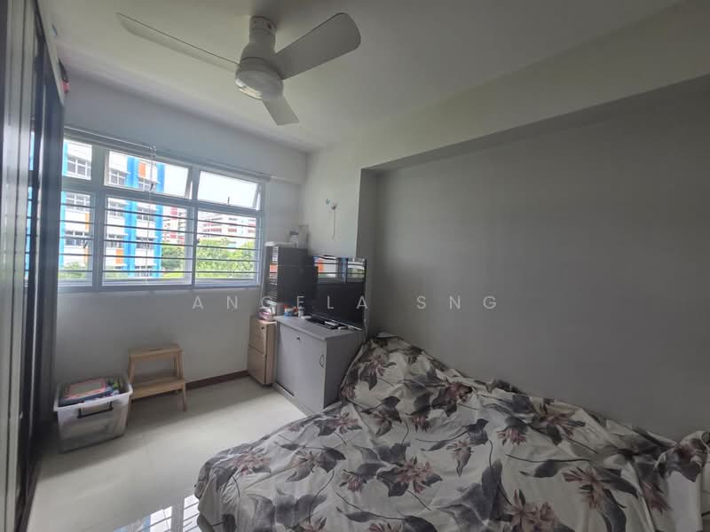 673B Yishun Avenue 4 HDB Flat For Sale at S$ 638,000 | PropertyGuru Singapore - Bedroom 03