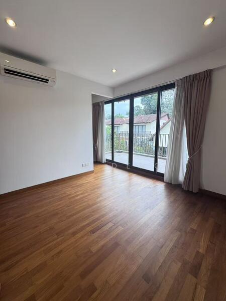 Lornie 18 Cluster House For Sale at S$ 6,600,000 | PropertyGuru Singapore - Living Room