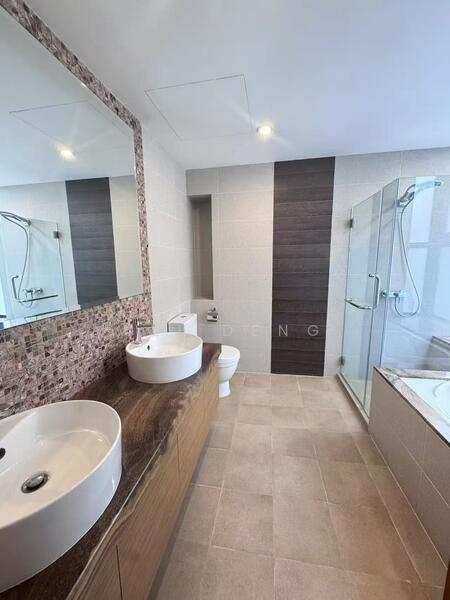 Lornie 18 Cluster House For Sale at S$ 6,600,000 | PropertyGuru Singapore - Bathroom