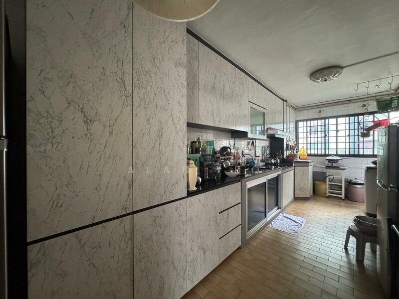 336 Ubi Avenue 1 HDB Flat For Sale at S$ 750,000 | PropertyGuru Singapore - Kitchen