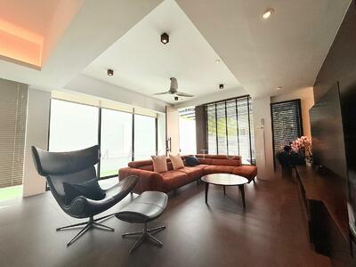 For Sale - ⭐️⭐️LANDED7772 @ D13 Move in Condition Corner Terrace