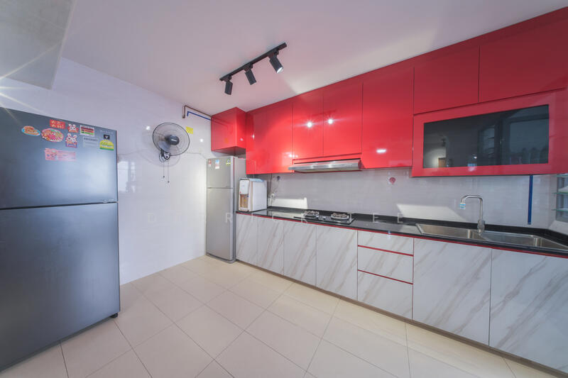 377A Hougang Street 32, , 4 Bedrooms, 1,227 sqft, HDB Flat For Sale, by Derrick Tee, 500045927 - Kitchen - PropertyGuru.com.sg