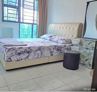 For Rent - 467B Admiralty Drive