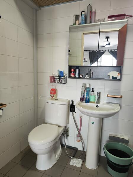 117A Jalan Tenteram HDB Flat For Sale at S$ 925,888 | PropertyGuru Singapore - Bathroom