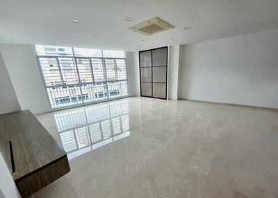 For Sale - Rangoon Court