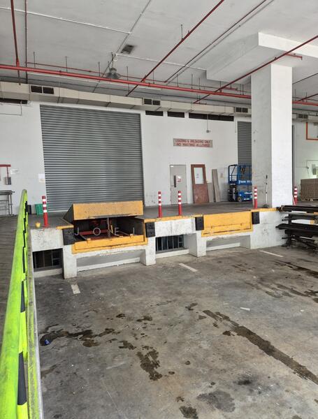 own door window unit @ hougang!, 4m ceiling; pallet wide door; window unit!, 628 sqft, Light Industrial (B1) For Rent, by Joel Yong, 500046039 - CommercialGuru.com.sg