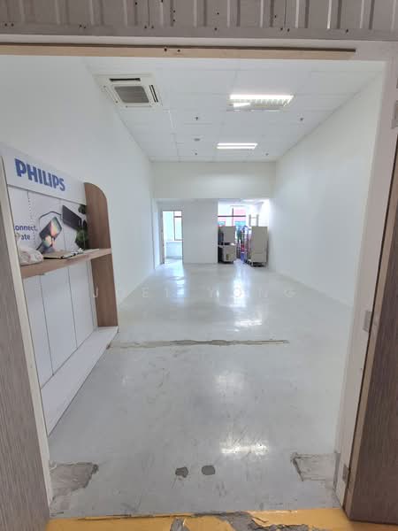 own door window unit @ hougang!, 4m ceiling; pallet wide door; window unit!, 628 sqft, Light Industrial (B1) For Rent, by Joel Yong, 500046039 - CommercialGuru.com.sg