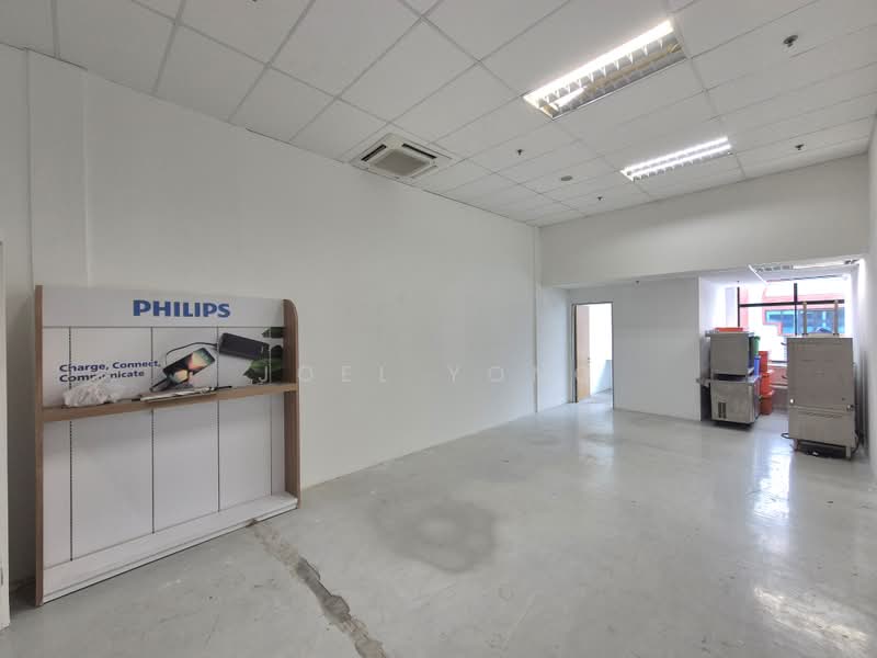 own door window unit @ hougang!, 4m ceiling; pallet wide door; window unit!, 628 sqft, Light Industrial (B1) For Rent, by Joel Yong, 500046039 - CommercialGuru.com.sg