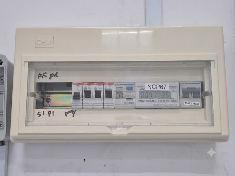 own door window unit @ hougang!, 4m ceiling; pallet wide door; window unit!, 628 sqft, Light Industrial (B1) For Rent, by Joel Yong, 500046039 - CommercialGuru.com.sg